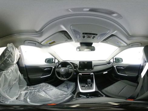 New 2025 Toyota RAV4 XLE image 33