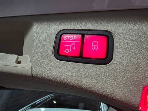 Used 2016 Mercedes-Benz E 350 4MATIC Wagon image 11