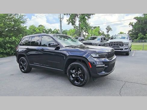 Used 2024 Jeep Grand Cherokee Limited w/ Black Appearance Package AWD/4WD image 39