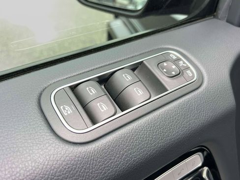 Used 2024 Mercedes-Benz G 550 image 18