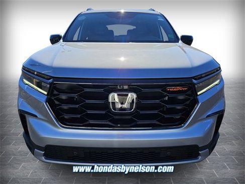 New 2025 Honda Pilot TrailSport image 2