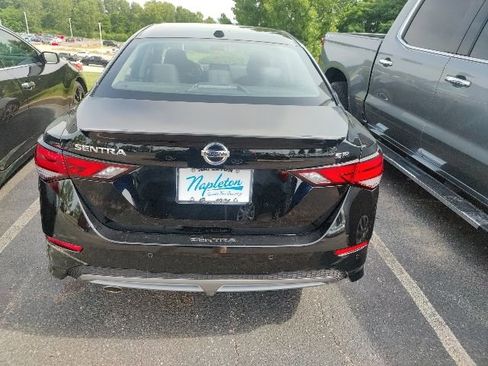 Used 2023 Nissan Sentra SR w/ Electronics Package FWD image 12