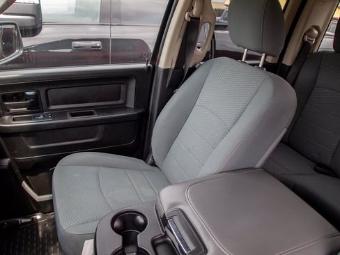 Used 2018 RAM 1500 Express AWD/4WD image 14