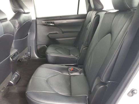 Used 2023 Toyota Highlander Limited FWD image 51