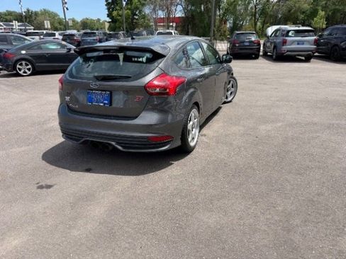 Used 2016 Ford Focus ST FWD image 7