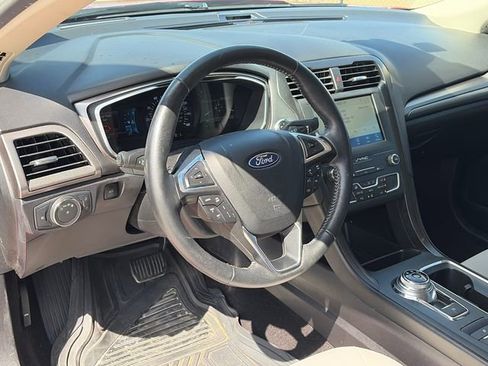 Used 2020 Ford Fusion SE w/ Equipment Group 151A image 16