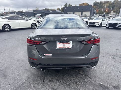 New 2025 Nissan Sentra SR FWD image 4