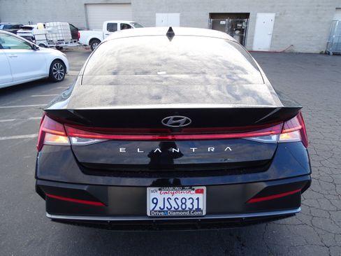 Certified 2024 Hyundai Elantra SEL w/ Convenience Package FWD image 5