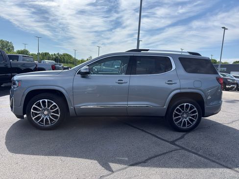 Certified 2023 GMC Acadia Denali w/ Denali Ultimate Package AWD/4WD image 6