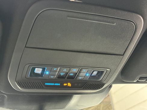 Used 2024 Ford Explorer ST w/ Technology Package image 39