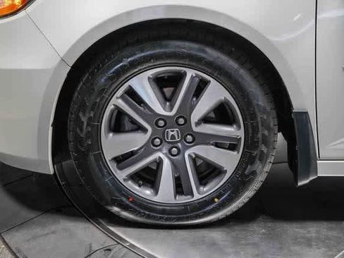Used 2016 Honda Odyssey Touring Elite image 9