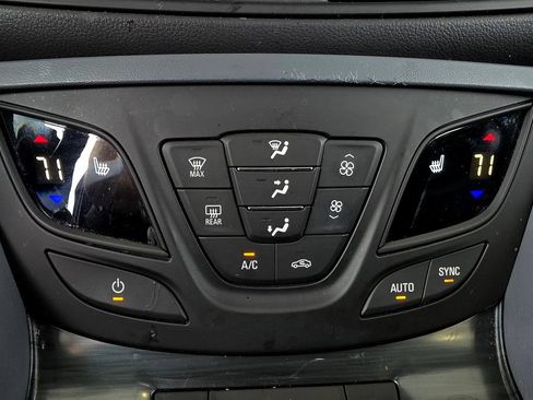 Used 2020 Buick Envision Premium AWD/4WD image 35