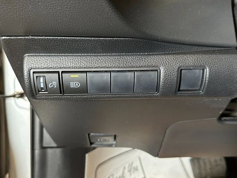 Used 2020 Toyota Corolla SE w/ SE Premium Package image 16