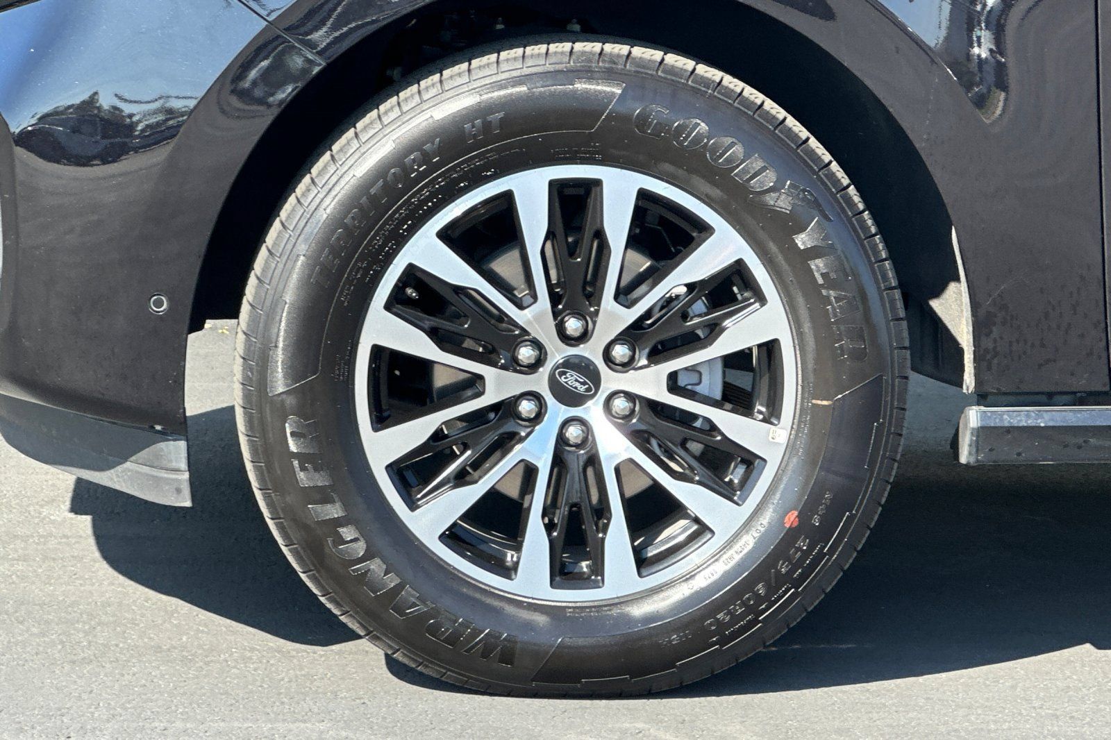 Used 2025 Ford Expedition Max Platinum AWD/4WD image 27