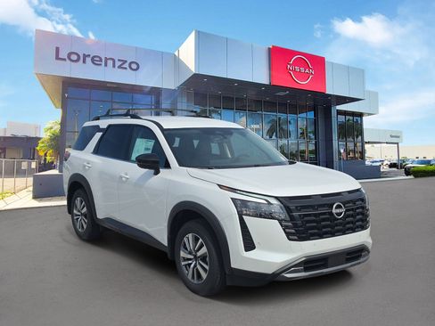 New 2026 Nissan Pathfinder SL FWD image 3