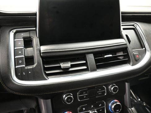 Used 2021 GMC Yukon XL SLT w/ SLT Premium Package image 16