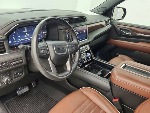 Used 2023 GMC Yukon Denali Ultimate AWD/4WD image 15