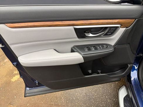 Used 2017 Honda CR-V Touring image 11