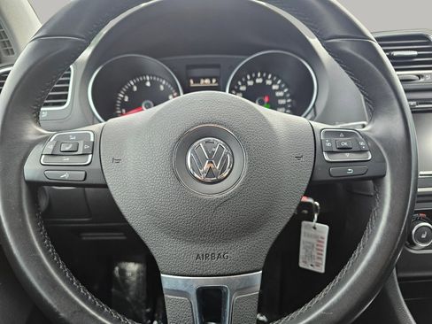 Used 2014 Volkswagen Golf 4-Door image 5