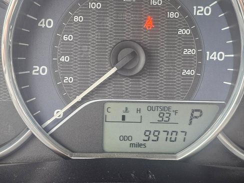 Used 2015 Toyota Corolla LE FWD image 33