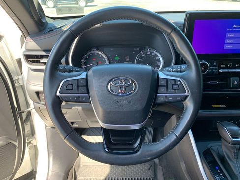 Used 2023 Toyota Highlander XSE AWD/4WD image 29