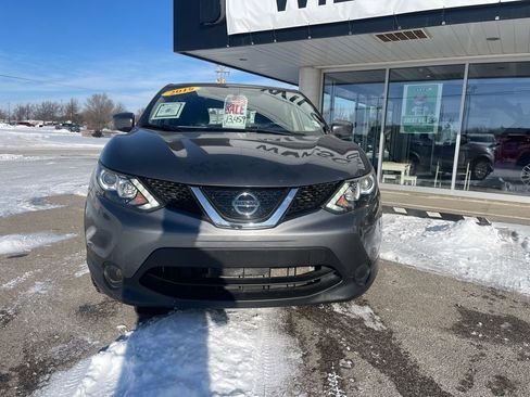 Used 2019 Nissan Rogue Sport S image 2