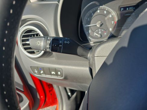 Used 2019 Hyundai Kona Limited image 27