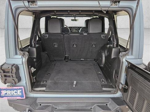 Used 2022 Jeep Wrangler Unlimited Rubicon w/ Cold Weather Group AWD/4WD image 7