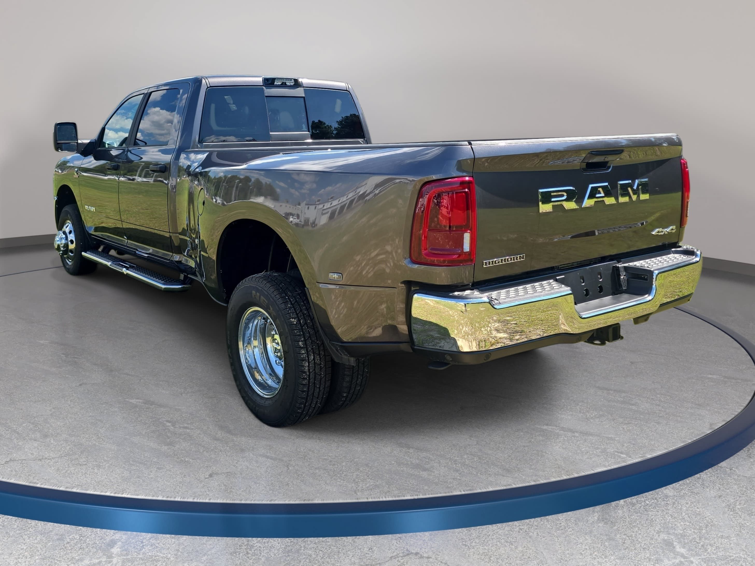 New 2026 RAM 3500 Big Horn AWD/4WD image 8