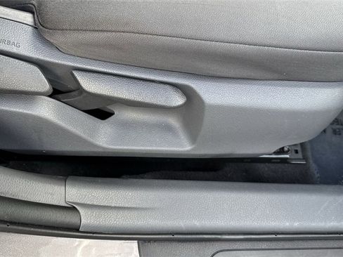 Used 2018 Toyota Camry L image 45