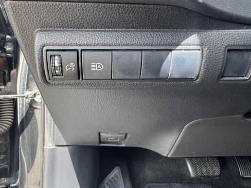 Used 2020 Toyota Corolla XLE FWD image 18
