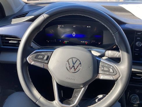 Certified 2023 Volkswagen Taos SE w/ Panoramic Sunroof Package image 10