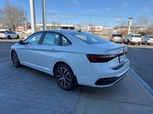 New 2026 Volkswagen Jetta SE FWD image 4