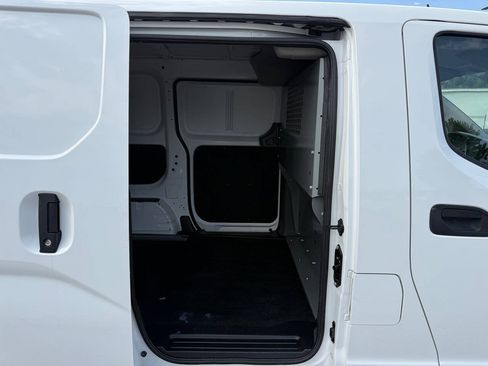 Used 2019 Nissan NV200 SV w/ Navigation Package FWD image 21