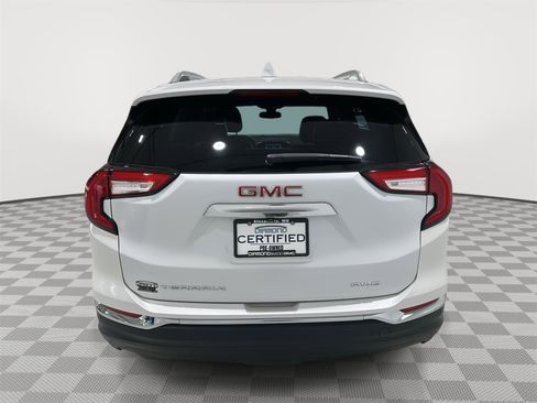 Used 2024 GMC Terrain SLT w/ Tech Package image 4