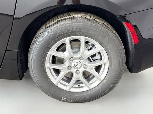 New 2026 Chrysler Pacifica Select image 47