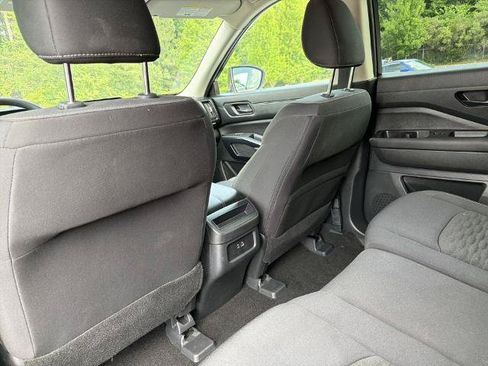 Certified 2024 Nissan Pathfinder S FWD image 18