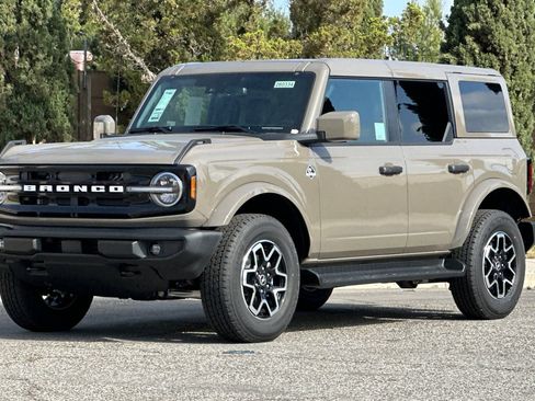 New 2026 Ford Bronco Outer Banks AWD/4WD image 8