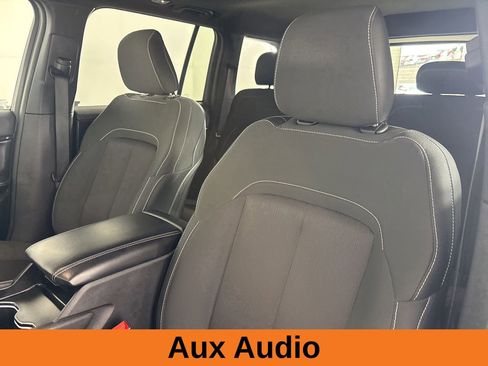 Used 2025 Jeep Grand Cherokee Laredo X w/ Luxury Tech Group I AWD/4WD image 11