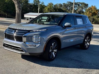 New 2025 Mitsubishi Outlander SE