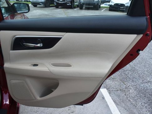 Used 2014 Nissan Altima 2.5 FWD image 32