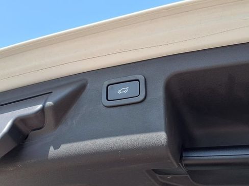 Used 2016 Land Rover Discovery Sport HSE AWD/4WD image 30