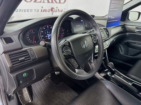Used 2017 Honda Accord Sport image 11