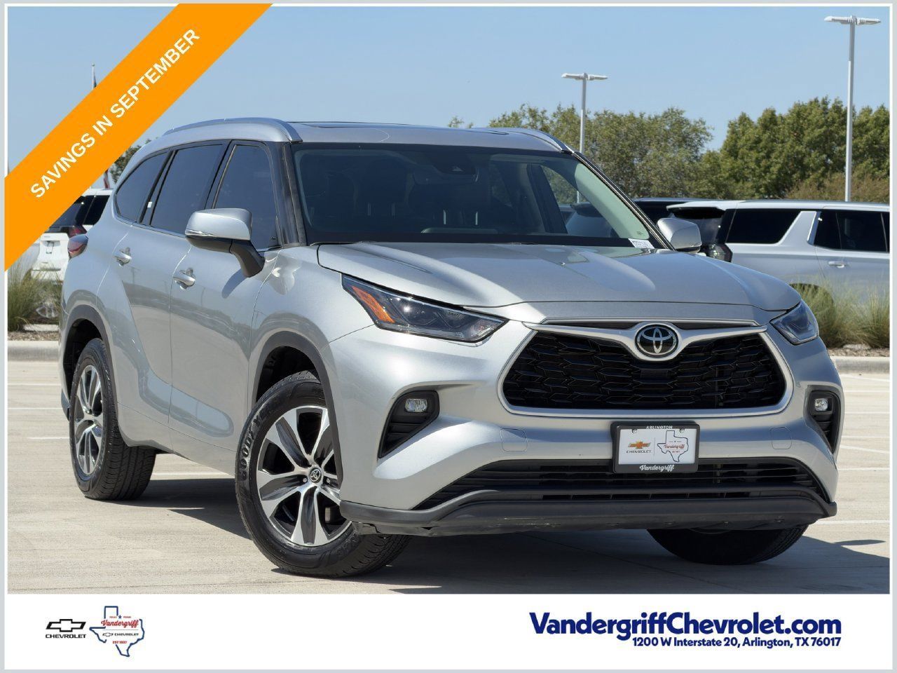 Used 2021 Toyota Highlander XLE FWD image 1