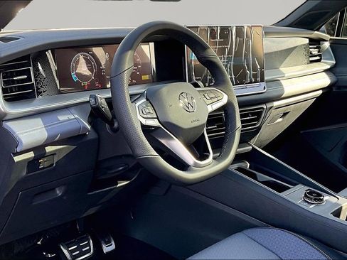 New 2026 Volkswagen Tiguan SE R-Line image 17