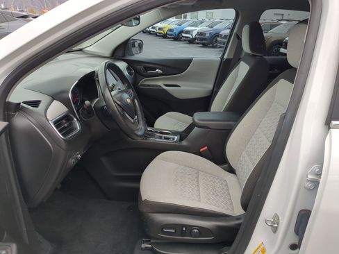 Used 2023 Chevrolet Equinox LT w/ Driver Convenience Package image 26