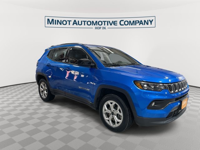 Certified 2025 Jeep Compass Latitude AWD/4WD image 2