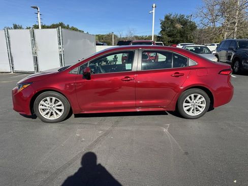 Used 2025 Toyota Corolla LE image 2