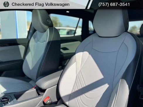 New 2026 Volkswagen Tiguan SE R-Line AWD/4WD image 24