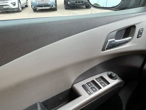 Used 2017 Chevrolet Sonic Premier FWD image 27